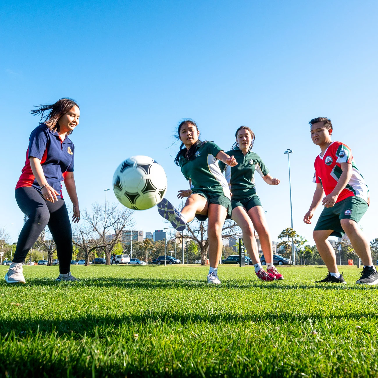 确保球队能 确保球队能